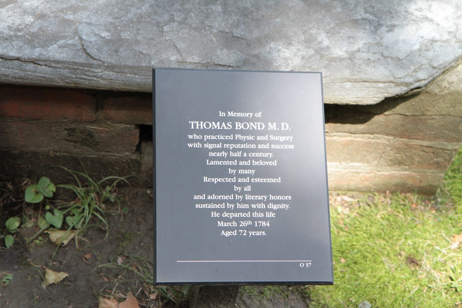 Thomas Bond's tomb, Christ Church Cemetery, Philadelphia - 04.jpg